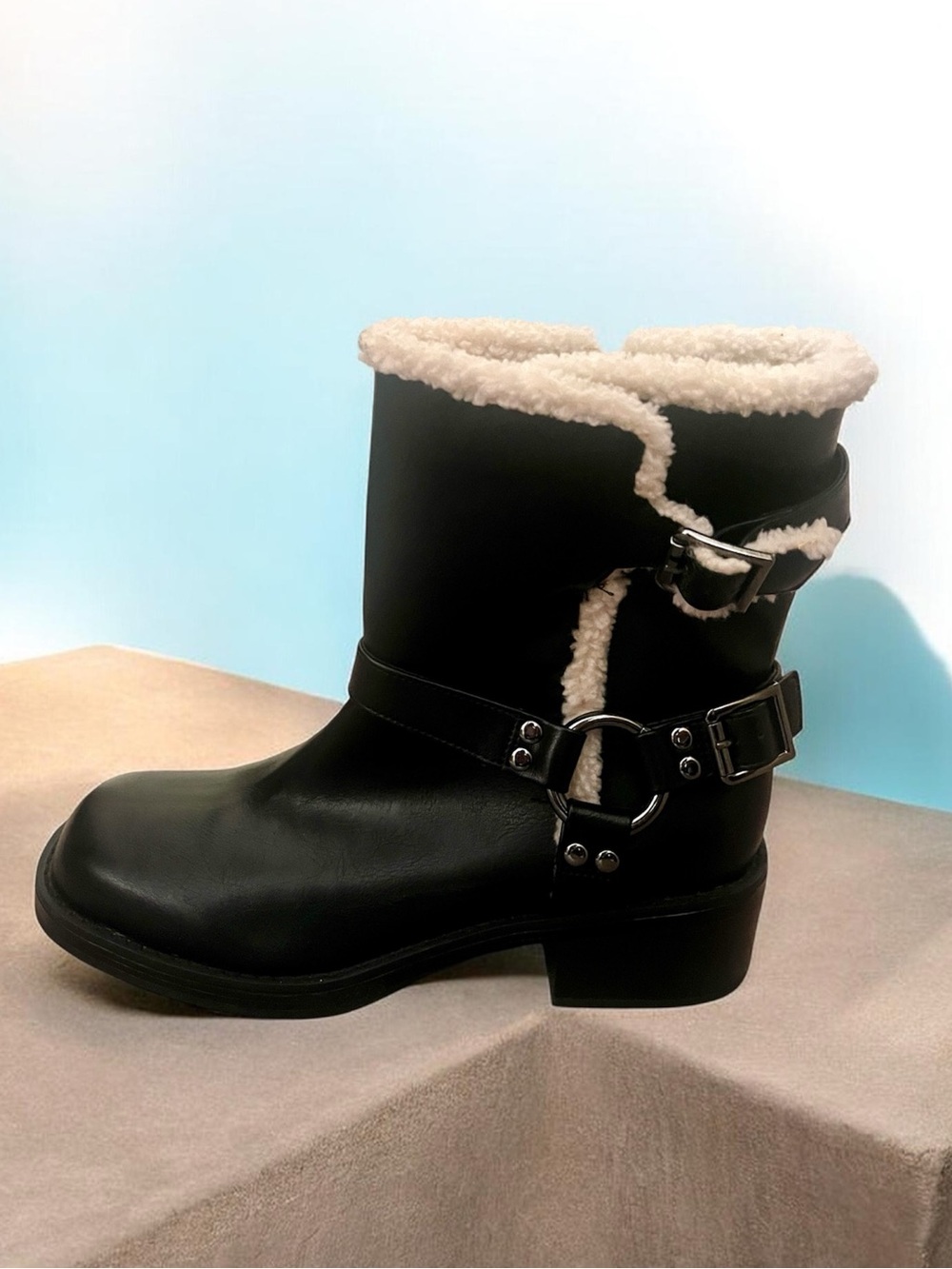 Falls Creek Women’s Black Ankle Boots with Cream Faux-Shearling Trim Size 9